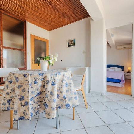 Perica Apartment And Perica Room With Separate Entrance Zadar Dış mekan fotoğraf