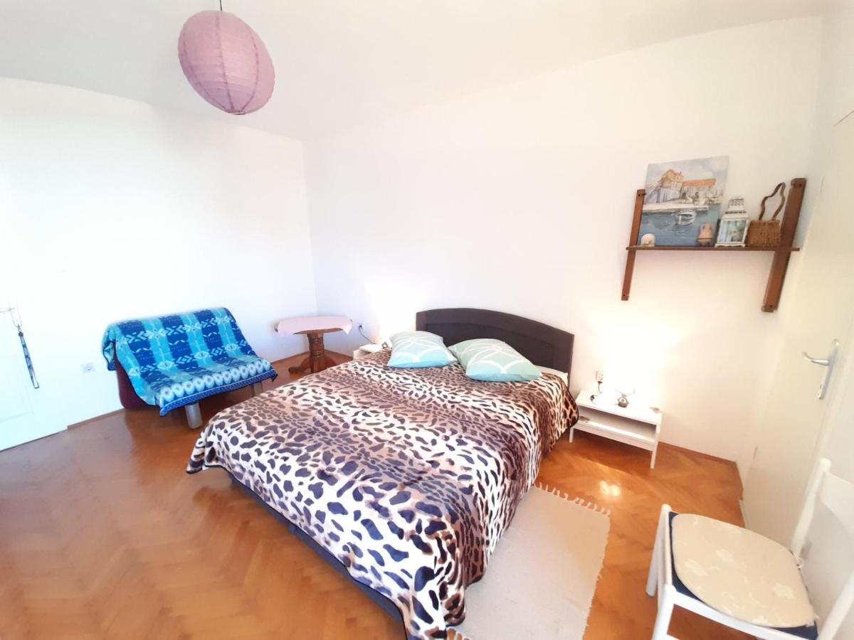 Perica Apartment And Perica Room With Separate Entrance Zadar Dış mekan fotoğraf