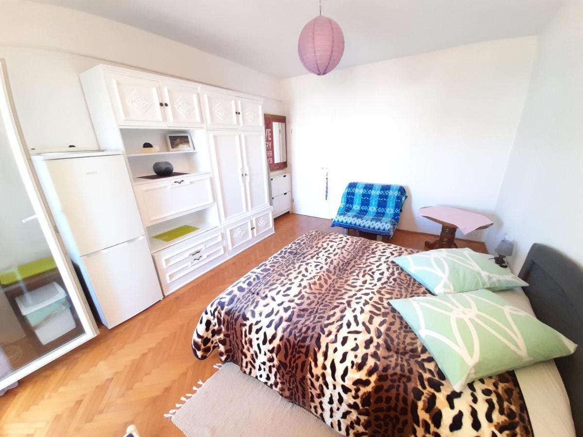 Perica Apartment And Perica Room With Separate Entrance Zadar Dış mekan fotoğraf