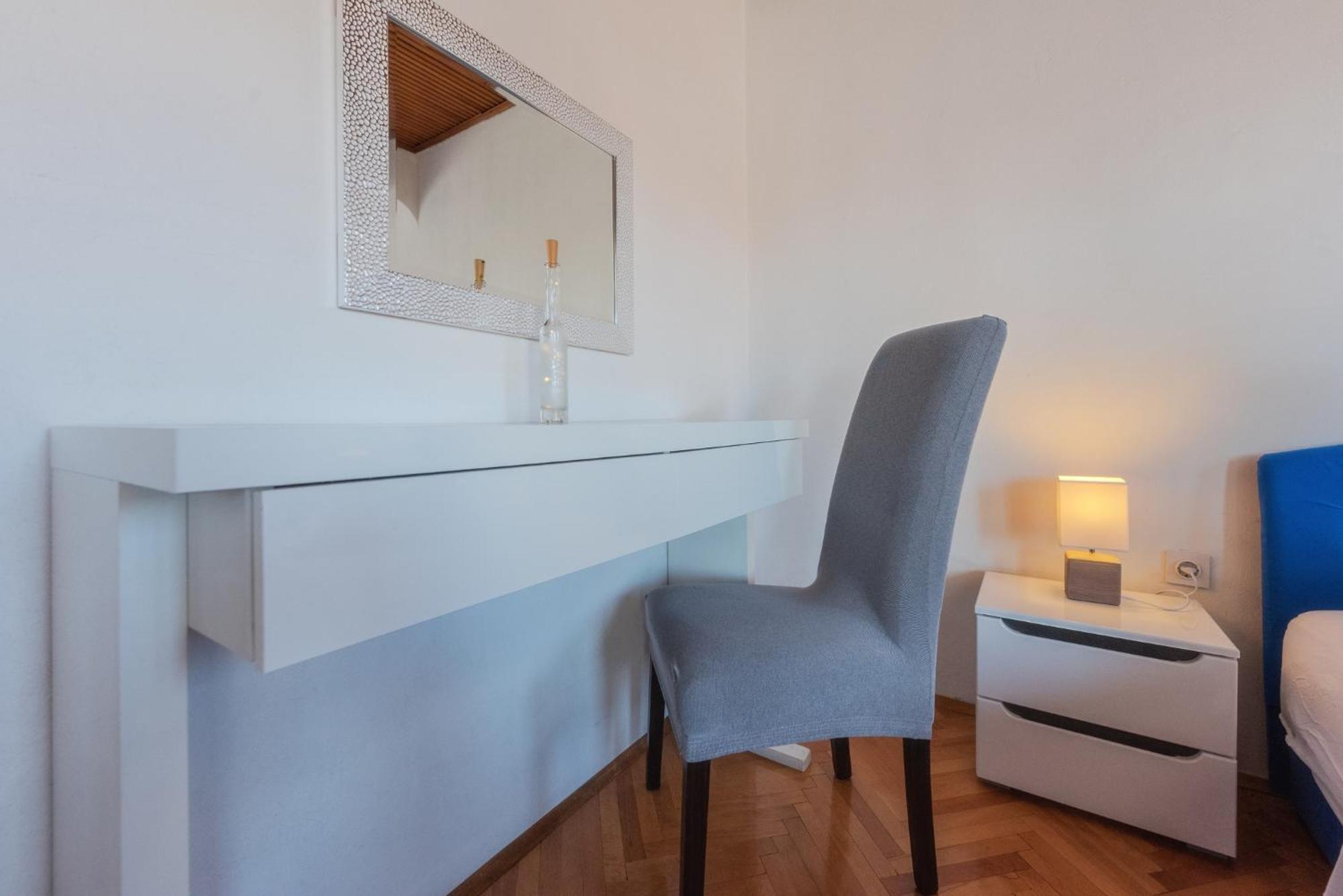 Perica Apartment And Perica Room With Separate Entrance Zadar Dış mekan fotoğraf