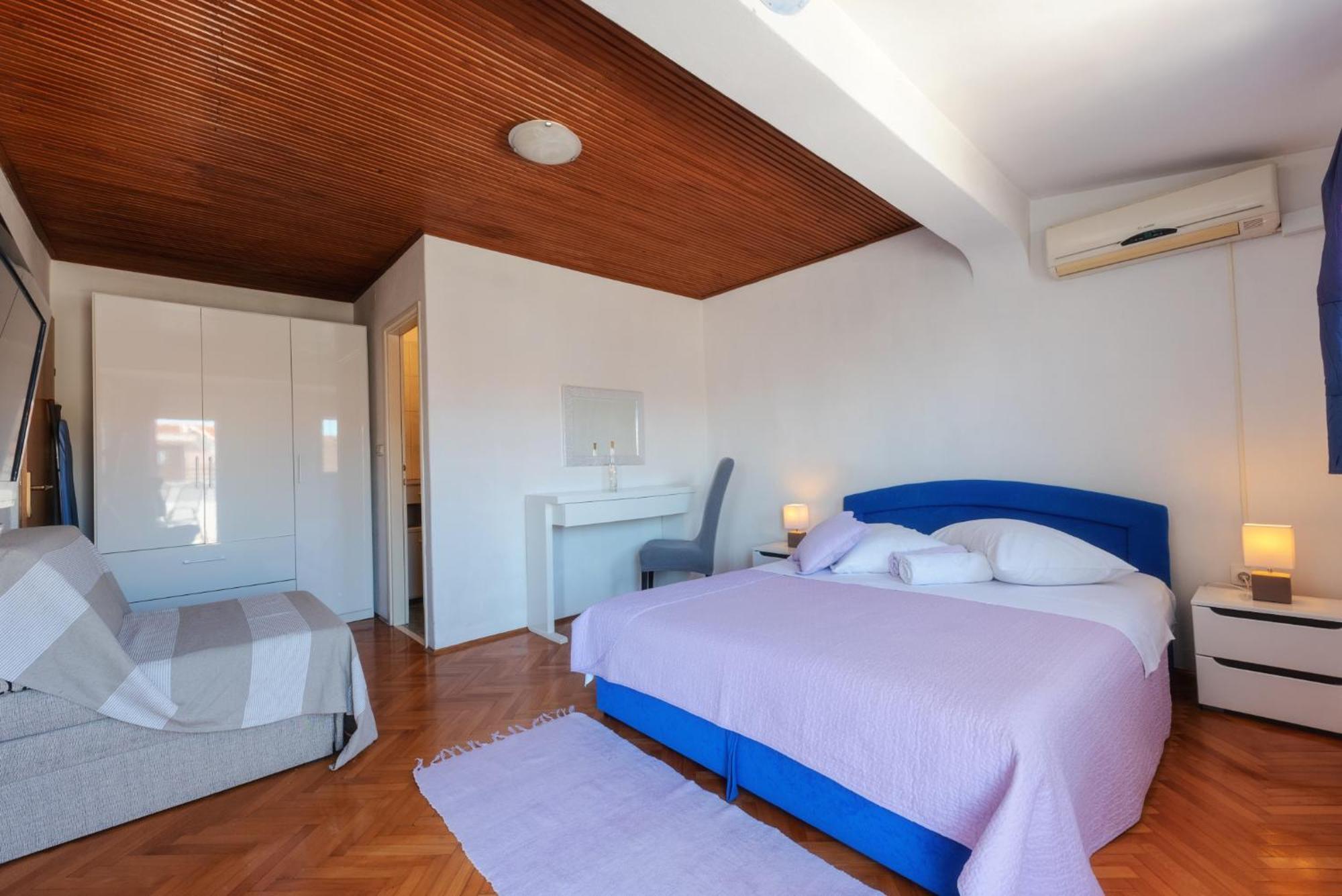 Perica Apartment And Perica Room With Separate Entrance Zadar Dış mekan fotoğraf