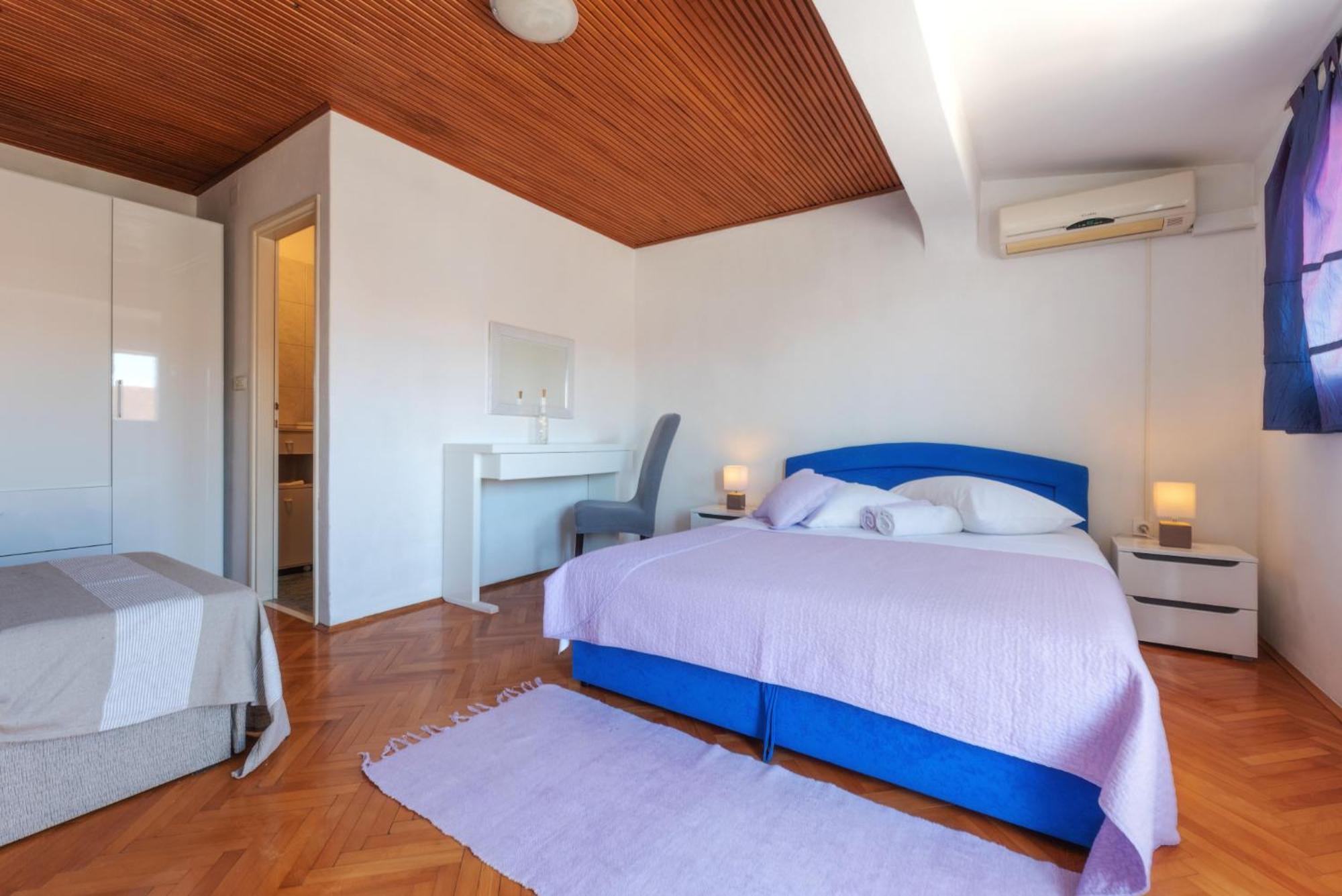 Perica Apartment And Perica Room With Separate Entrance Zadar Dış mekan fotoğraf